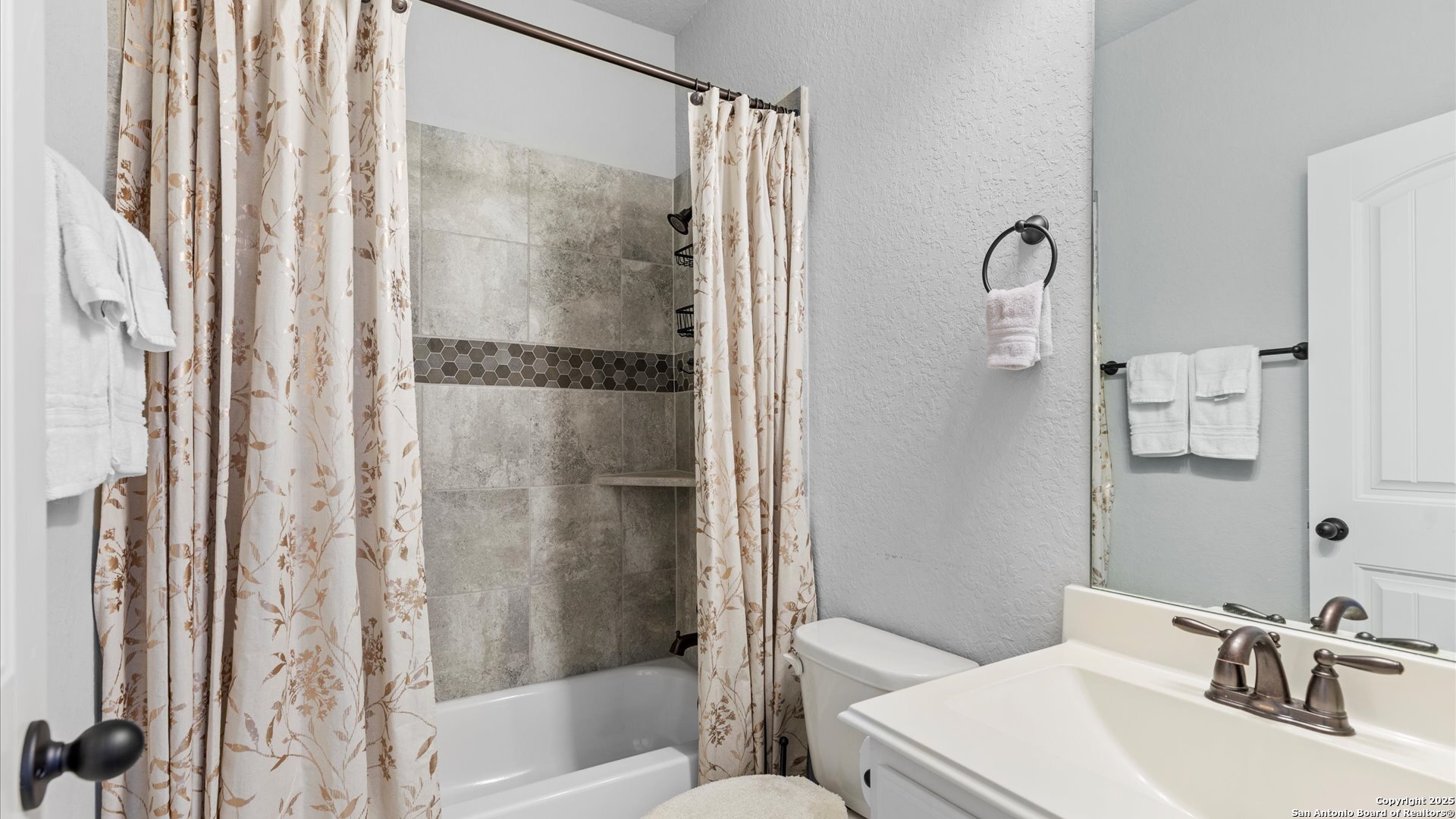 28802 Front Gate Fair Oaks Ranch TX 78015