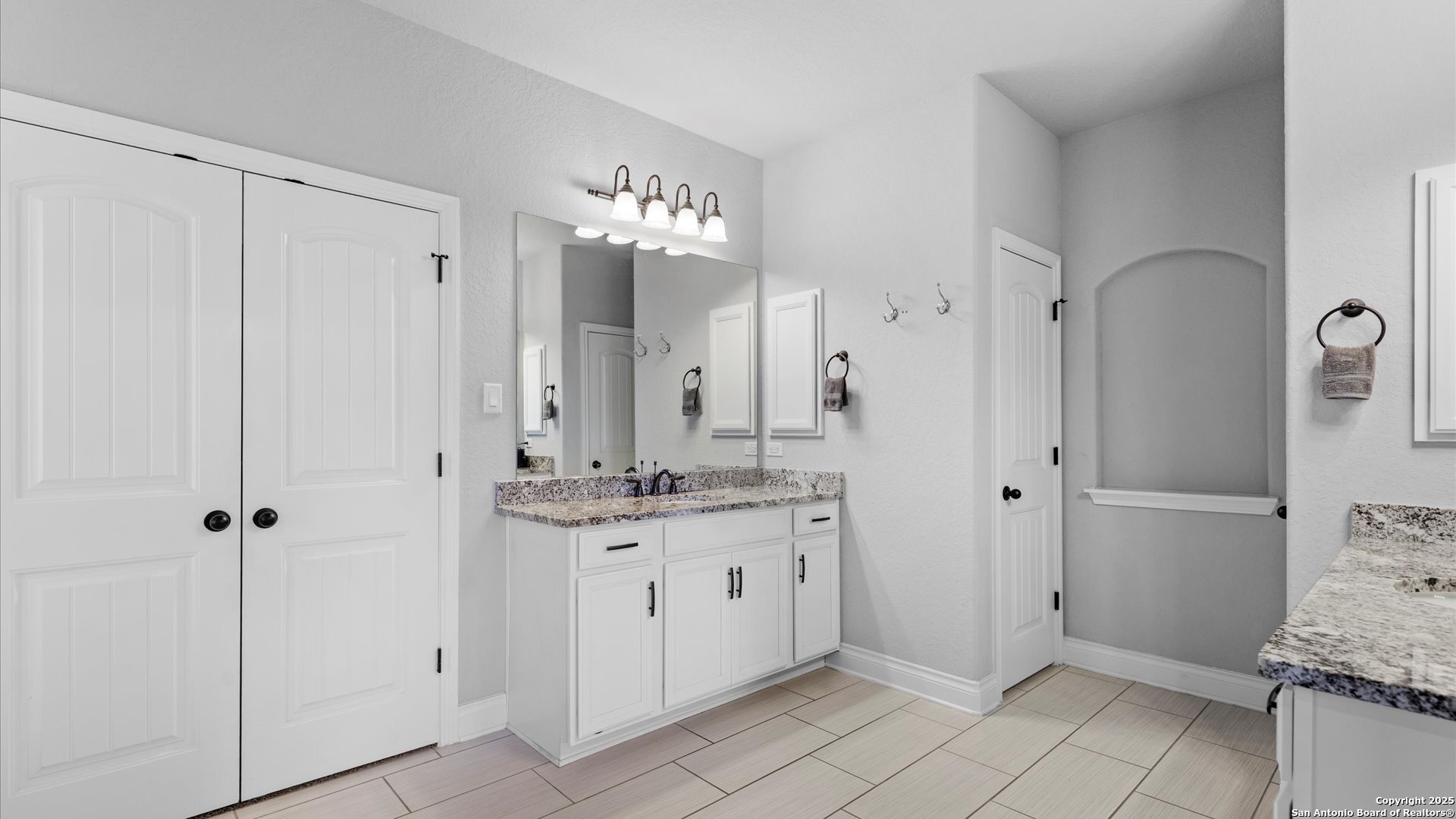 28802 Front Gate Fair Oaks Ranch TX 78015
