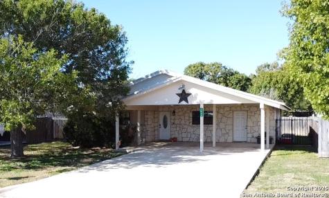 1408 33rd Street Hondo TX 78861