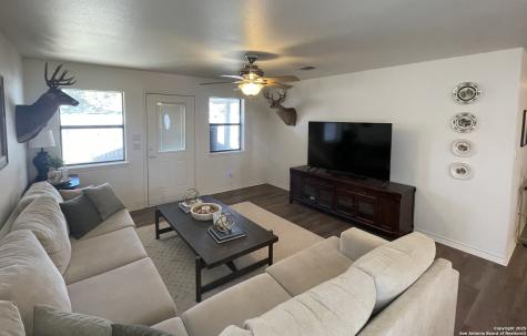 1408 33rd Street Hondo TX 78861