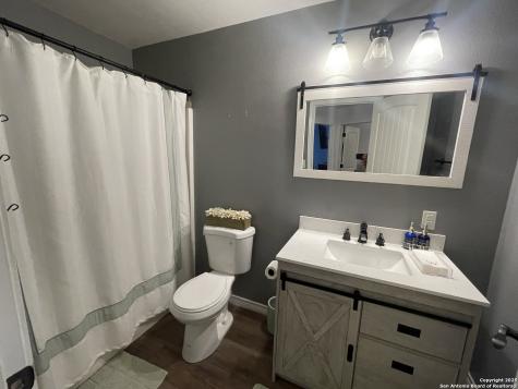 1408 33rd Street Hondo TX 78861