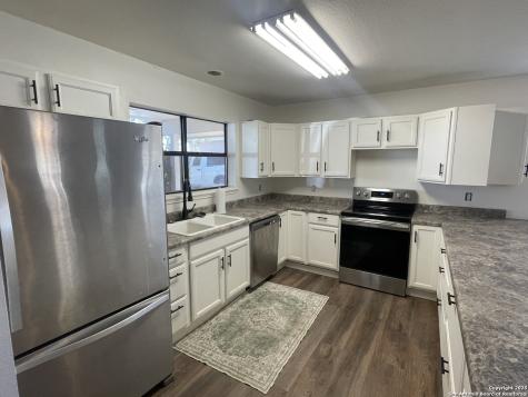 1408 33rd Street Hondo TX 78861