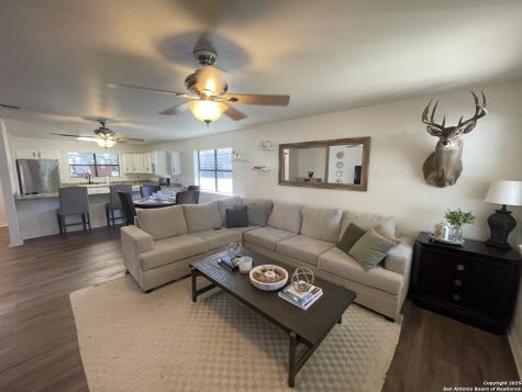 1408 33rd Street Hondo TX 78861