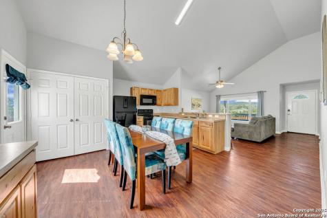 428 Kings Drive Canyon Lake TX 78133