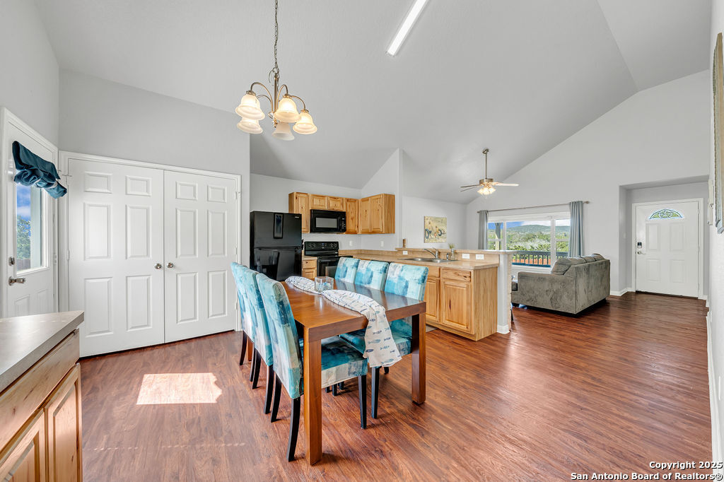 428 Kings Drive Canyon Lake TX 78133