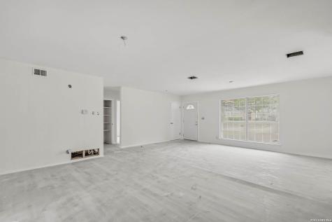 619 Oban San Antonio TX 78216
