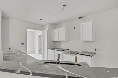 619 Oban San Antonio TX 78216