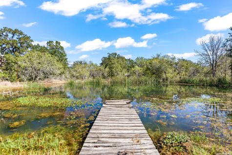 828 County Road 334 Stockdale TX 78160