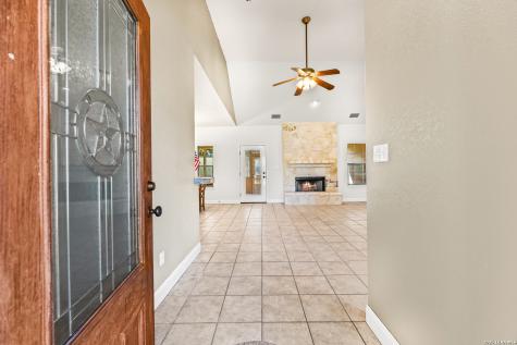 828 County Road 334 Stockdale TX 78160