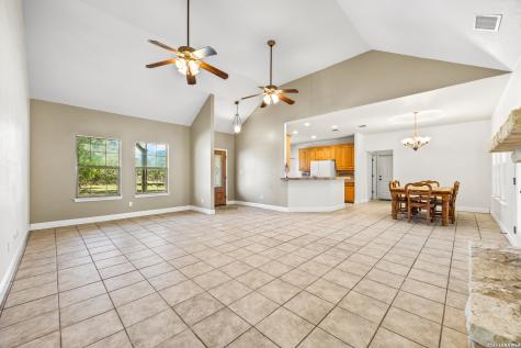 828 County Road 334 Stockdale TX 78160