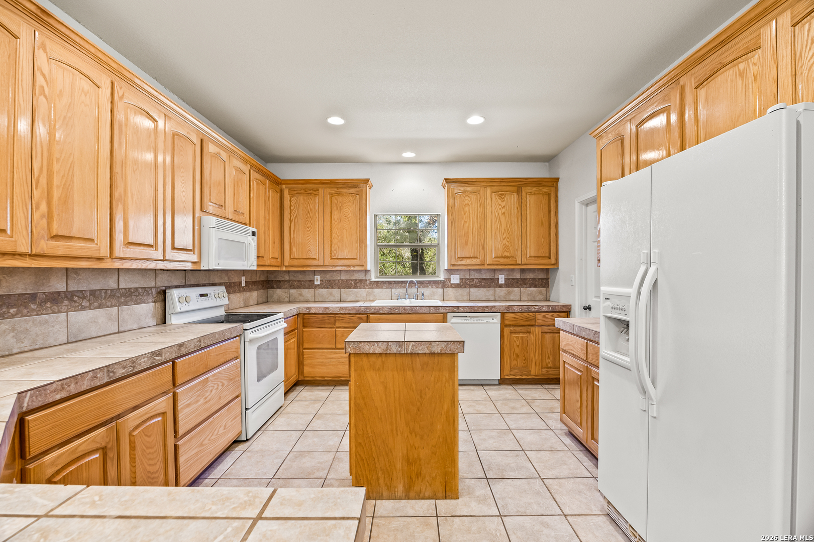 828 County Road 334 Stockdale TX 78160