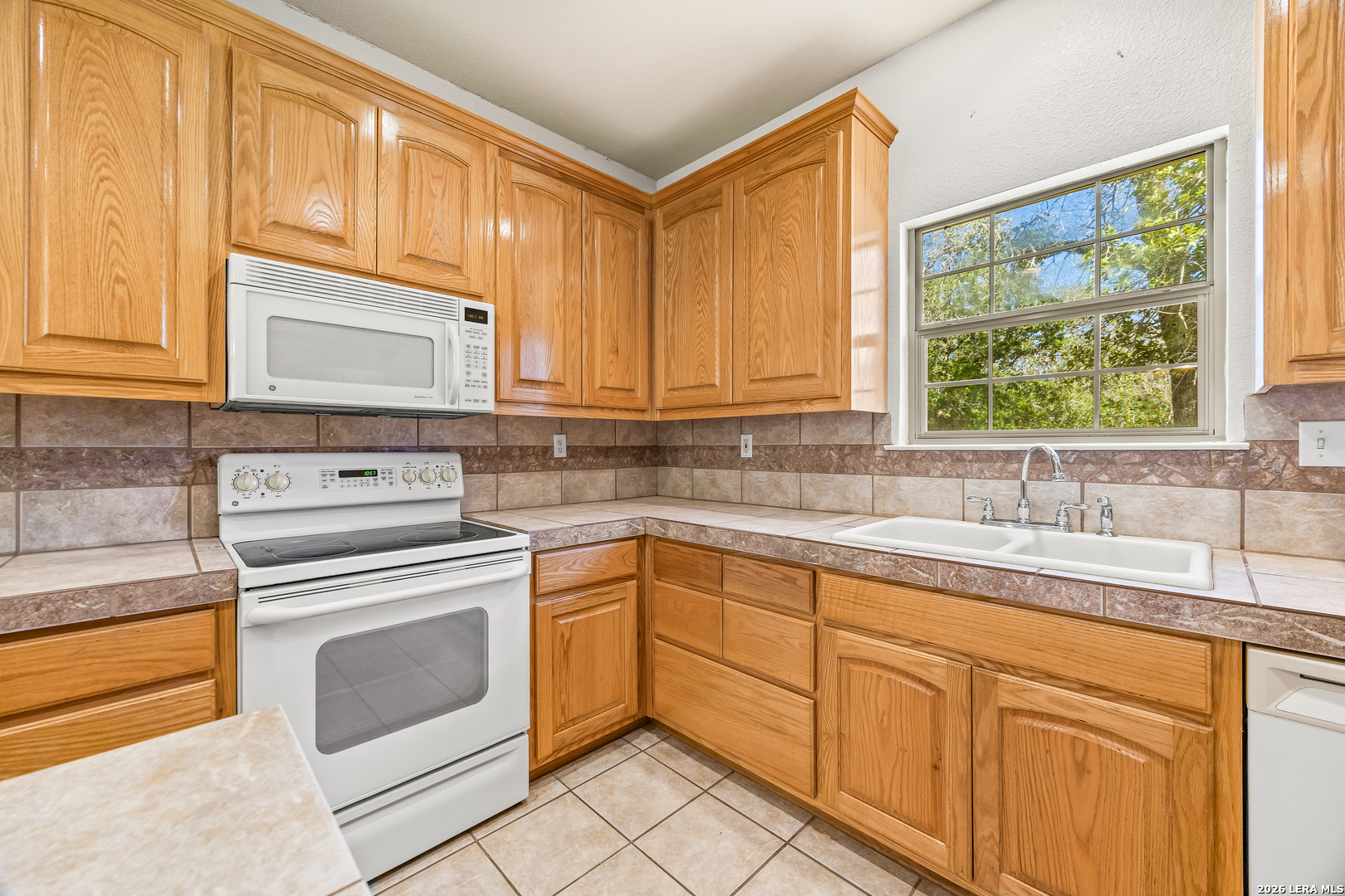 828 County Road 334 Stockdale TX 78160