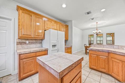 828 County Road 334 Stockdale TX 78160