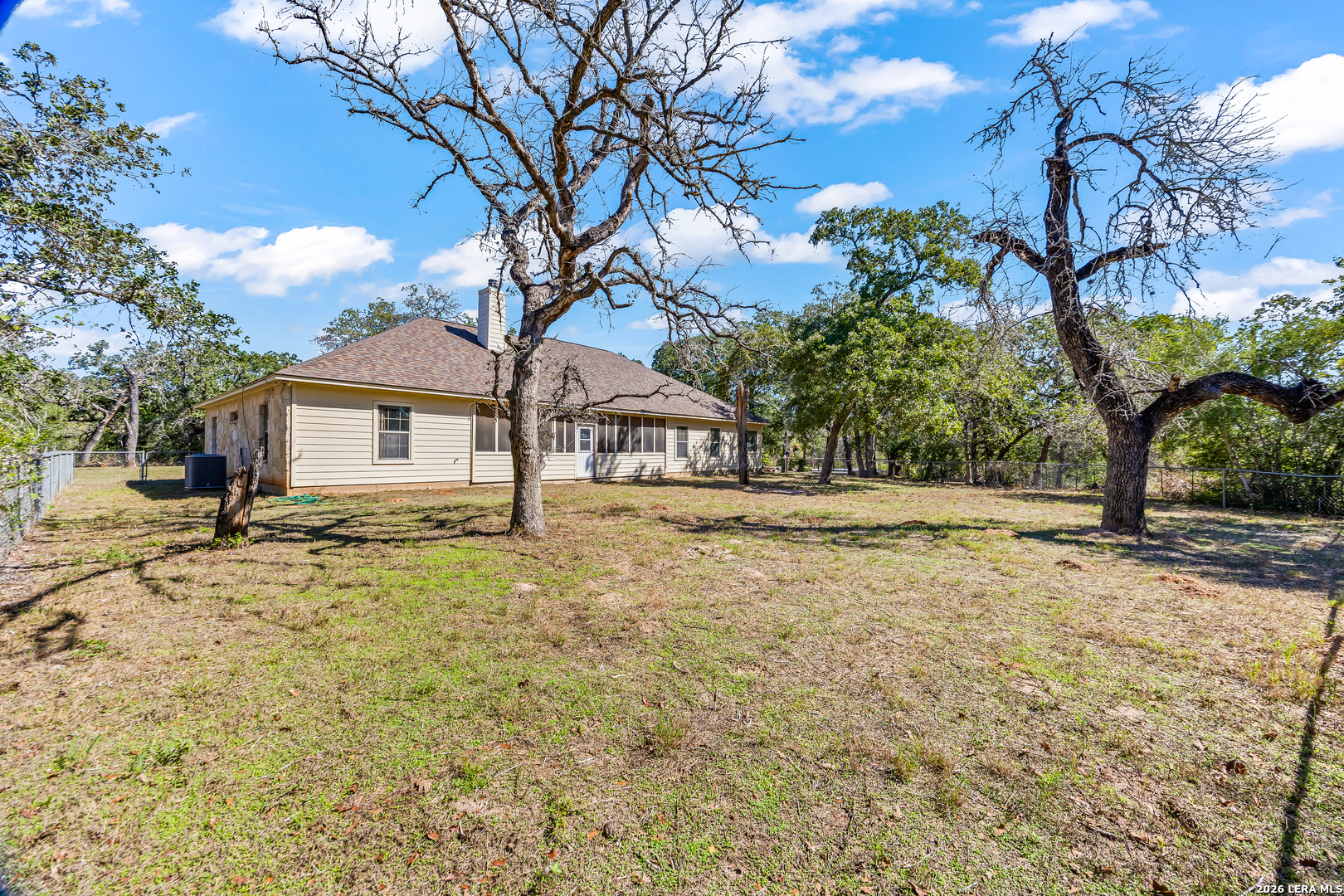 828 County Road 334 Stockdale TX 78160