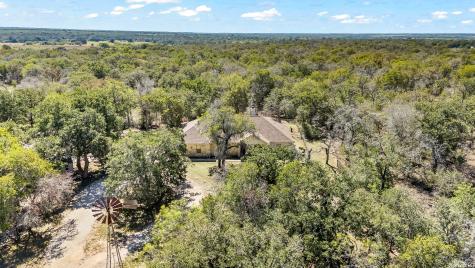 828 County Road 334 Stockdale TX 78160