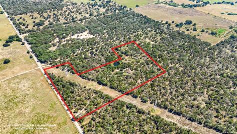 828 County Road 334 Stockdale TX 78160