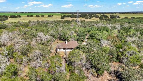 828 County Road 334 Stockdale TX 78160