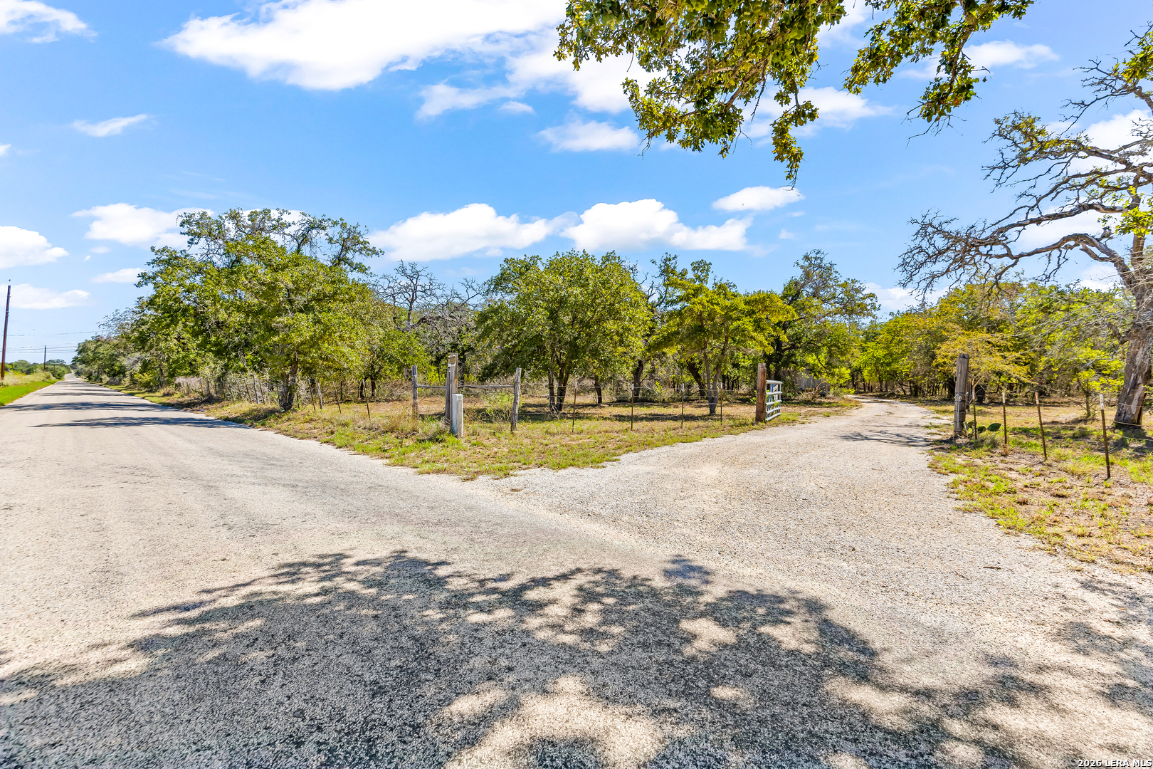 828 County Road 334 Stockdale TX 78160