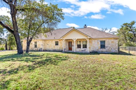 828 County Road 334 Stockdale TX 78160