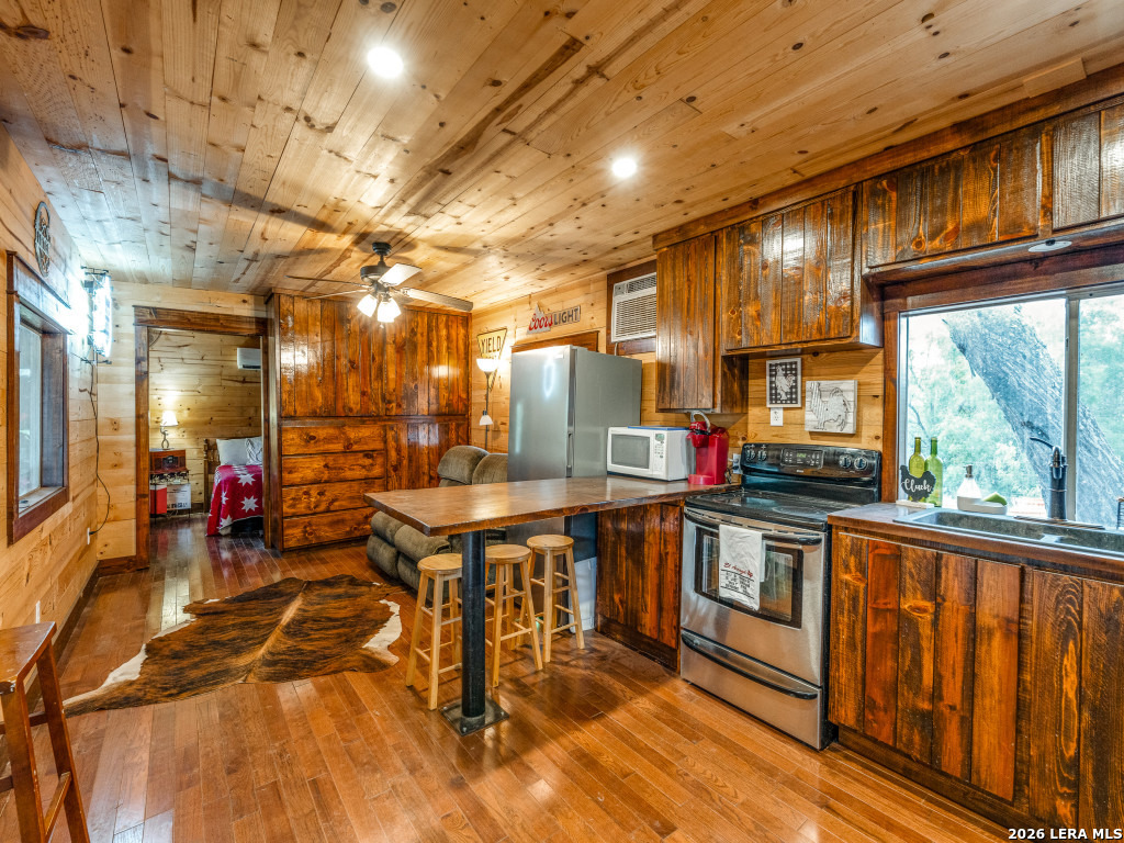 2831 County Road 430 Pleasanton TX 78064