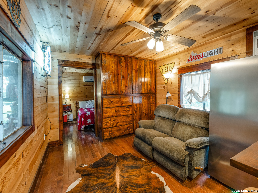 2831 County Road 430 Pleasanton TX 78064