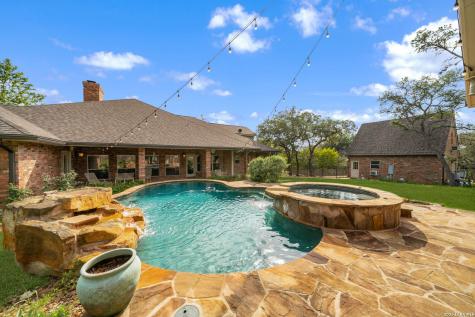 8639 Raintree Woods Drive Fair Oaks Ranch TX 78015
