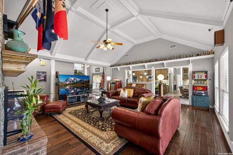 8639 Raintree Woods Drive Fair Oaks Ranch TX 78015