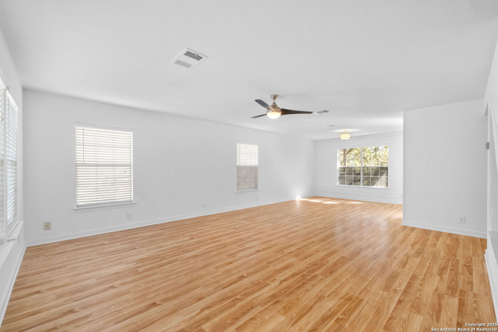 4210 Knollbluff San Antonio TX 78247