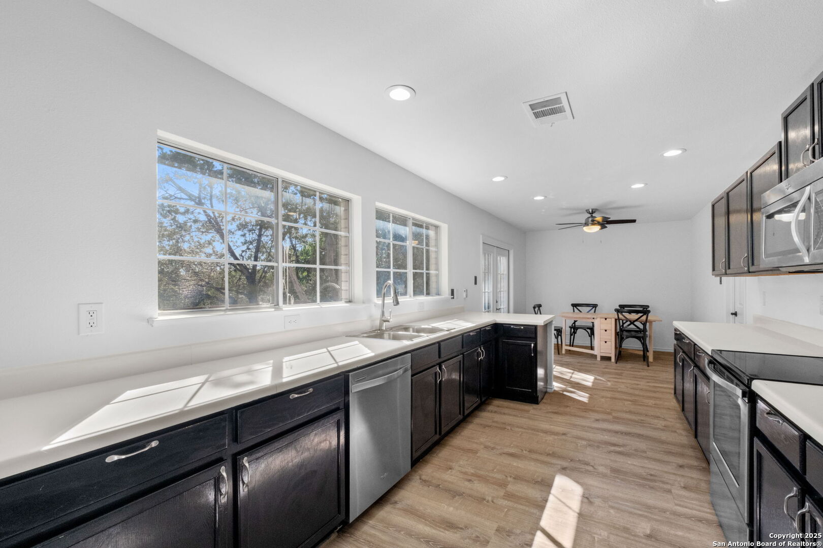 4210 Knollbluff San Antonio TX 78247