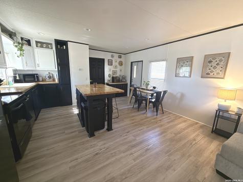 240 Creekside Floresville TX 78114