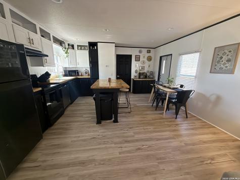240 Creekside Floresville TX 78114