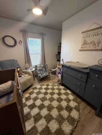 240 Creekside Floresville TX 78114