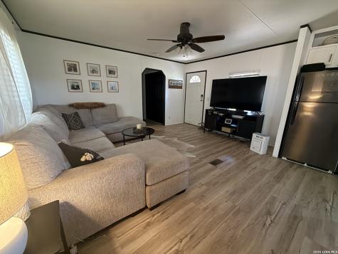 240 Creekside Floresville TX 78114