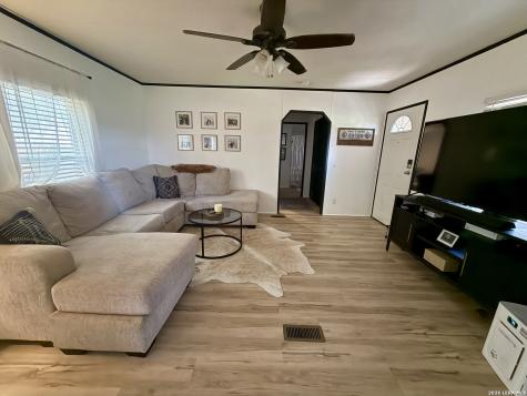 240 Creekside Floresville TX 78114