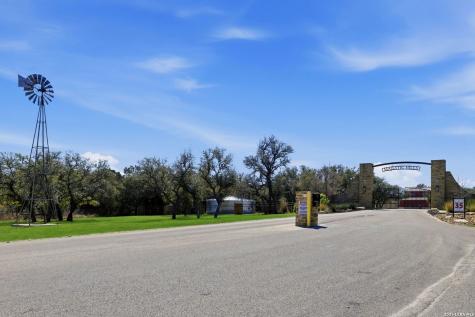 207 Majestic Hills Blanco TX 78606
