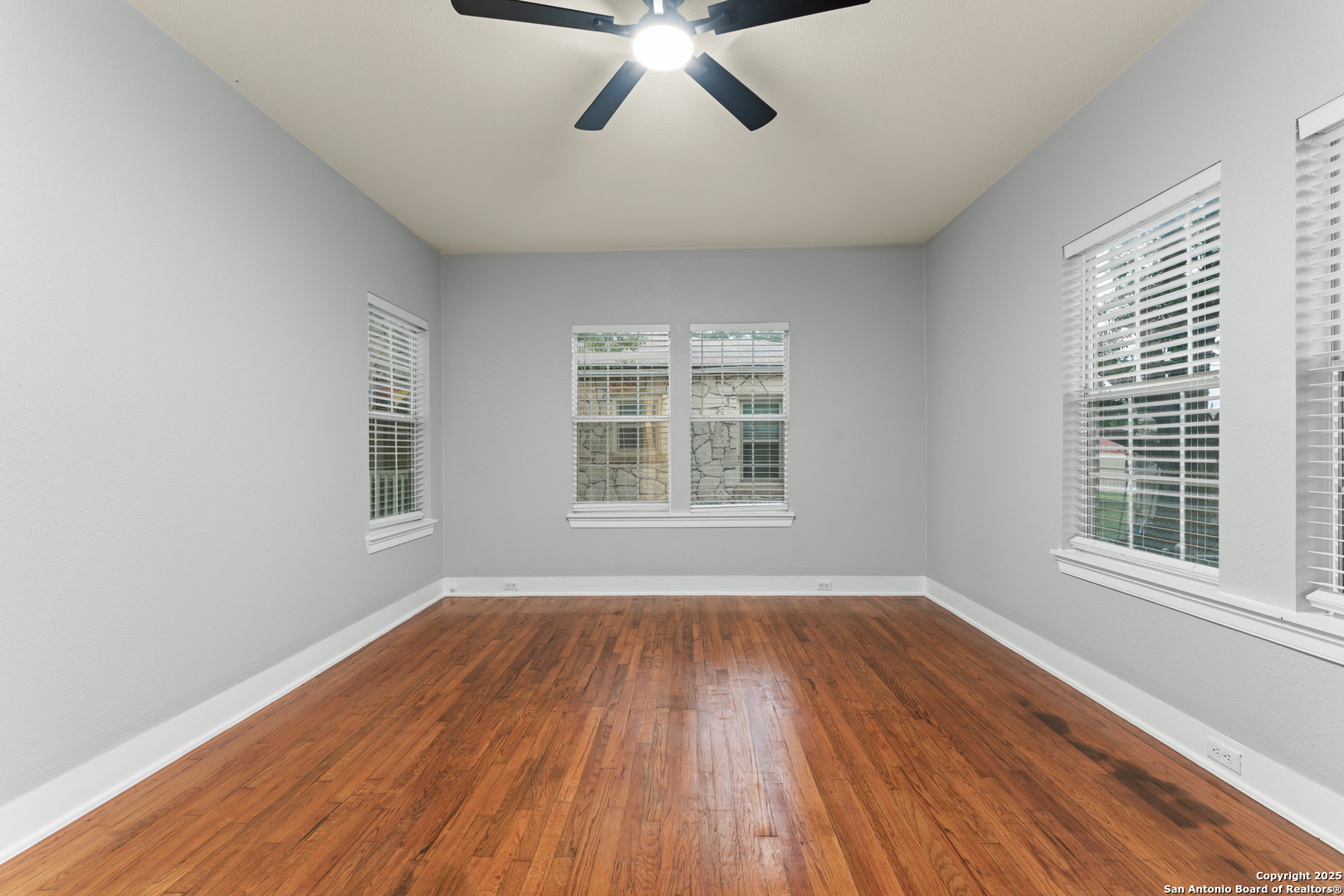 1806 W Mistletoe Avenue San Antonio TX 78201
