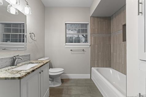 1806 W Mistletoe Avenue San Antonio TX 78201