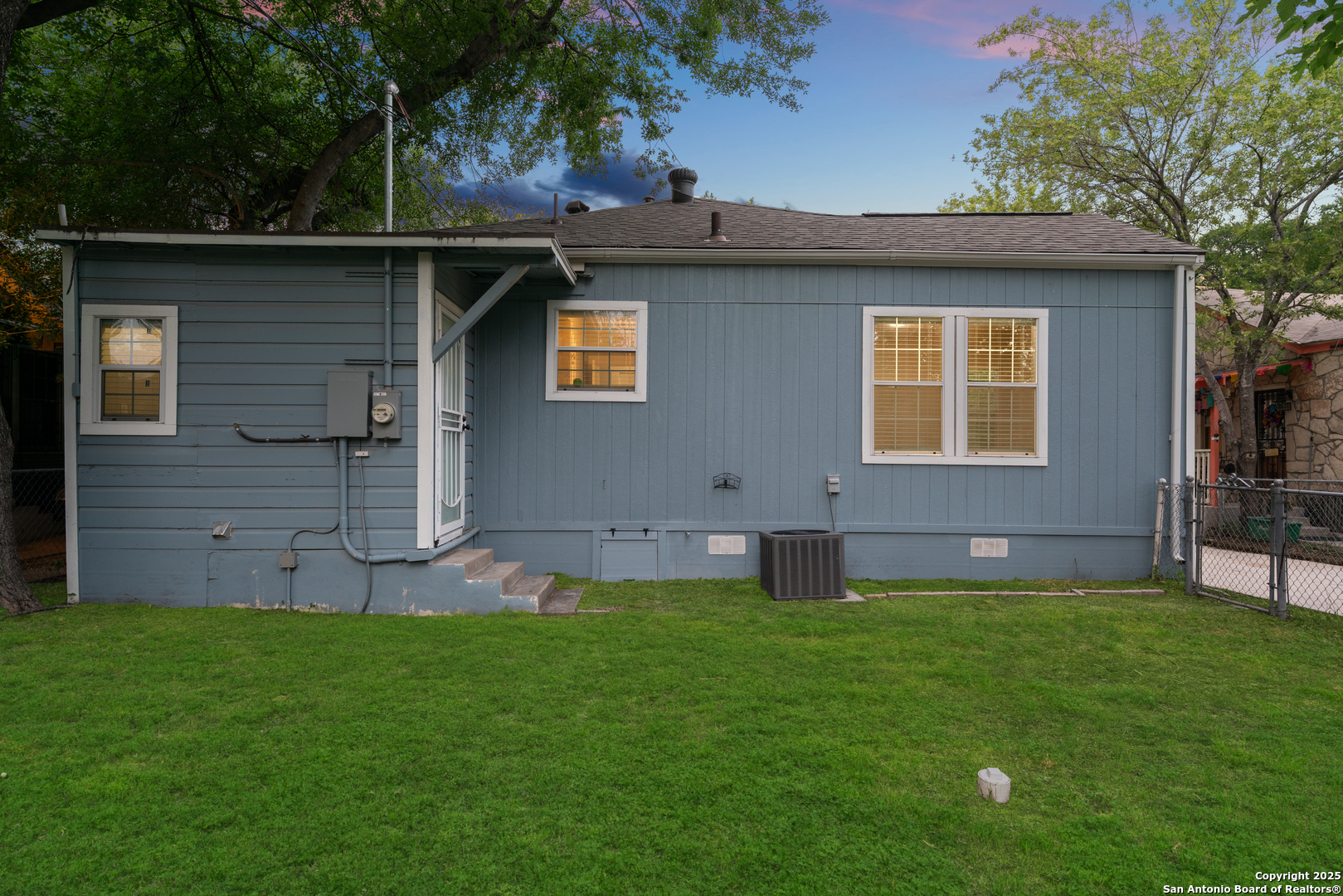 1806 W Mistletoe Avenue San Antonio TX 78201
