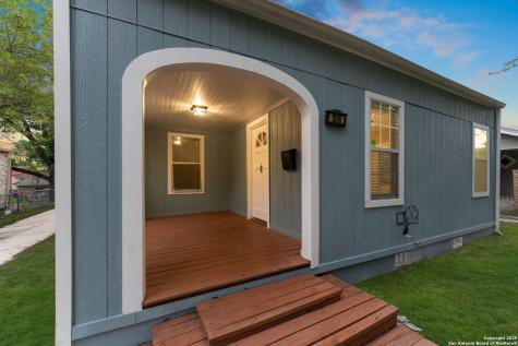 1806 W Mistletoe Avenue San Antonio TX 78201