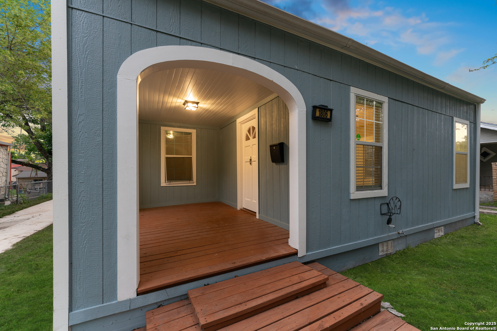 1806 W Mistletoe Avenue San Antonio TX 78201