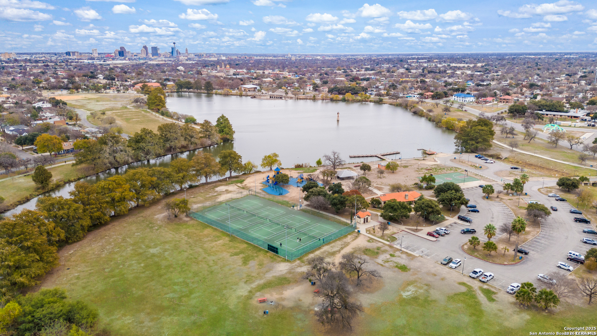 1806 W Mistletoe Avenue San Antonio TX 78201