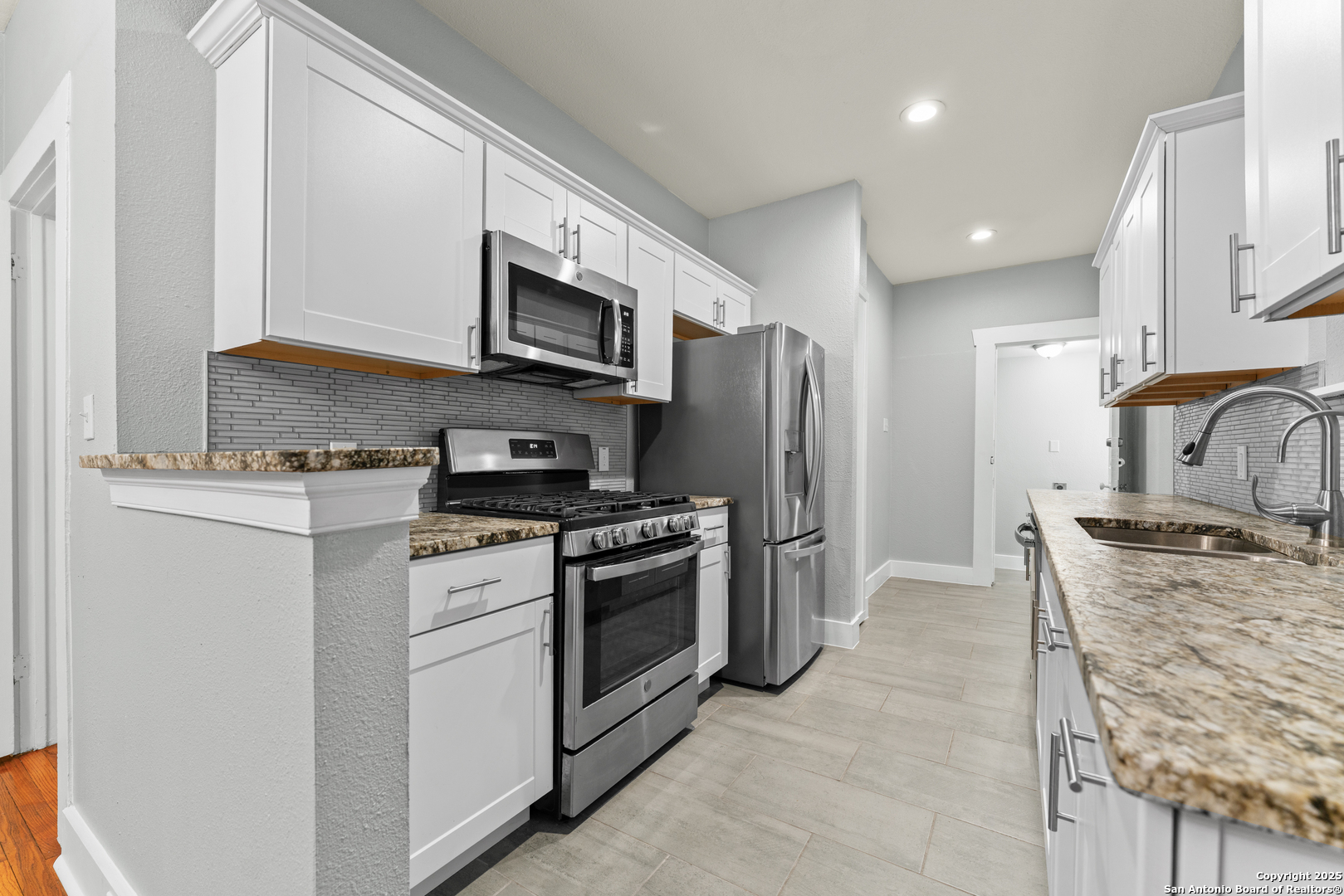 1806 W Mistletoe Avenue San Antonio TX 78201