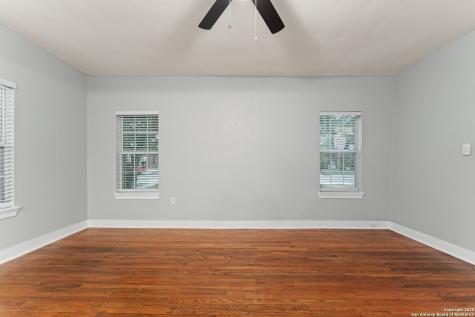 1806 W Mistletoe Avenue San Antonio TX 78201