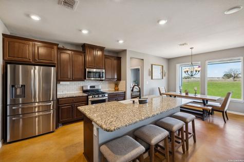 5476 County Road 427 Stockdale TX 78160