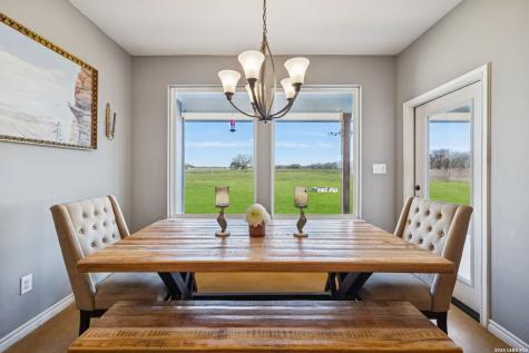 5476 County Road 427 Stockdale TX 78160