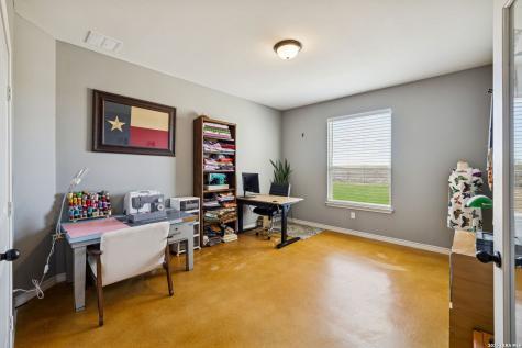 5476 County Road 427 Stockdale TX 78160