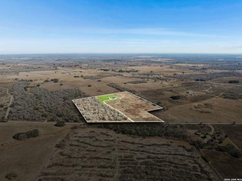 5476 County Road 427 Stockdale TX 78160
