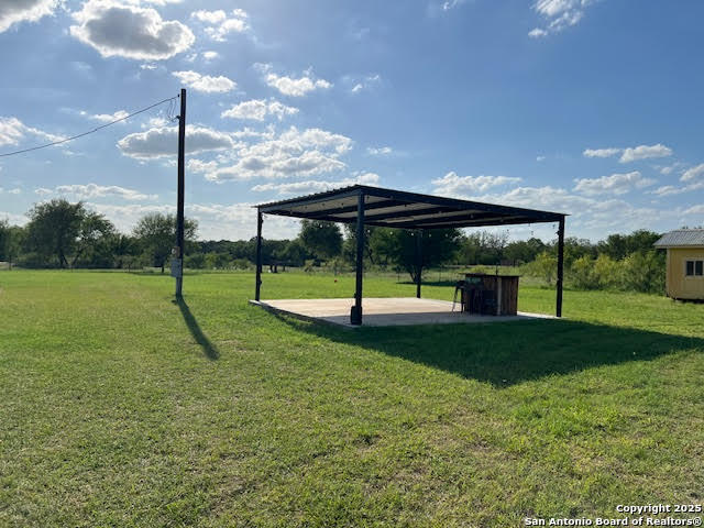 352 County Road 741 Yancey TX 78886