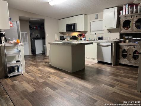 352 County Road 741 Yancey TX 78886