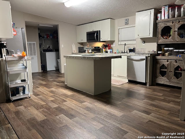 352 County Road 741 Yancey TX 78886